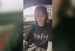 小鹿式女友吃瓜,揭秘网红吃瓜背后的甜蜜生活