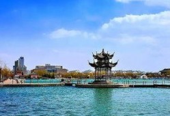 东昌湖吃瓜,尽享清凉夏日时光