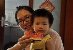 福建小表妹吃瓜,福建小表妹的瓜田奇遇记