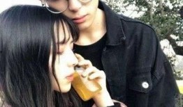 快手情侣吃瓜图片真实,甜蜜互动引网友热议