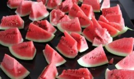 田瓜不能和什么一块吃