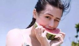 女孩子说吃瓜,女孩们的甜蜜食趣