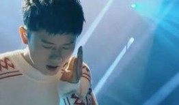 张杰吃瓜害羞,网友直呼可爱满分