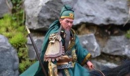 刘备关羽吃瓜,刘备关羽共品瓜香，揭秘兄弟情深背后的故事