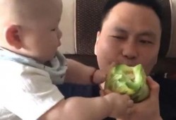 宝爸吃瓜搞笑视频,笑料百出，家庭欢乐无限