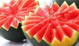 吃西瓜时也吃瓜种子好吗,吃西瓜时，瓜籽该不该吃？