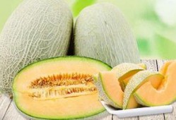 吃哈密瓜喉咙发麻,哈密瓜诱人却引发喉咙麻感之谜