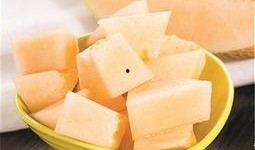 一岁吃哈密瓜吗,一岁宝宝适宜吃哈密瓜吗？营养解析与食用建议