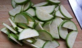 葫芦瓜可以带皮吃?,揭秘带皮食用的健康美味