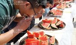 山东潍坊吃瓜椅子,吃瓜椅子，夏日纳凉新风尚